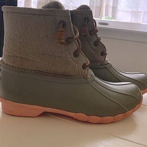 Sperry boots, Size 6.5 women’s, these are in great shape, barely worn.